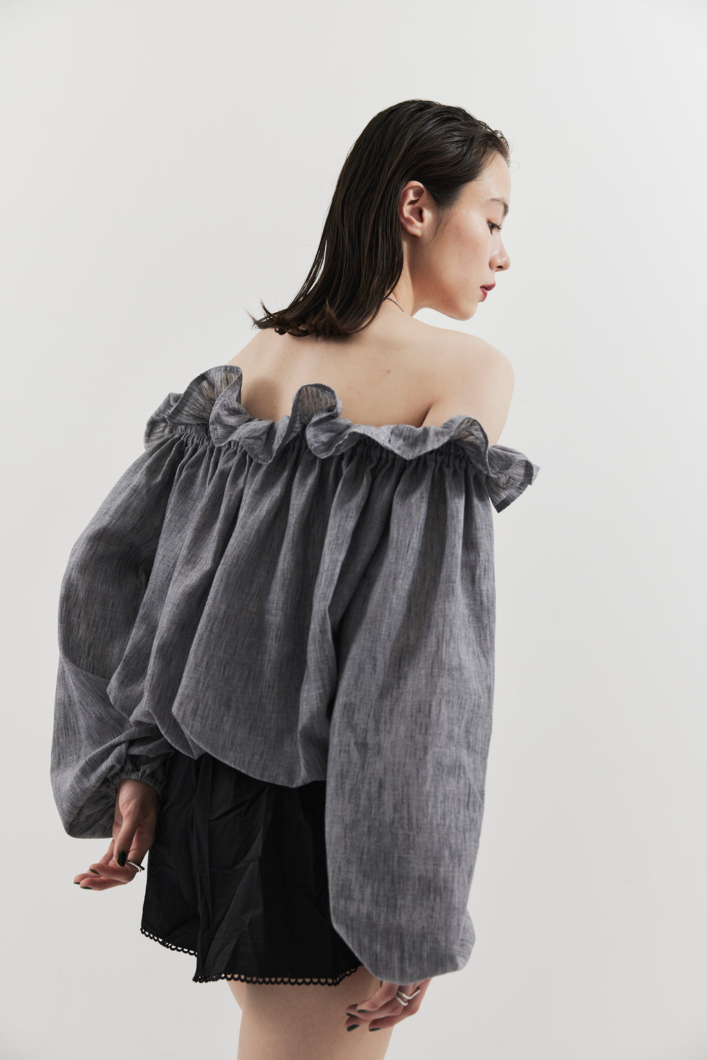 Airy volum off shoulder blouse