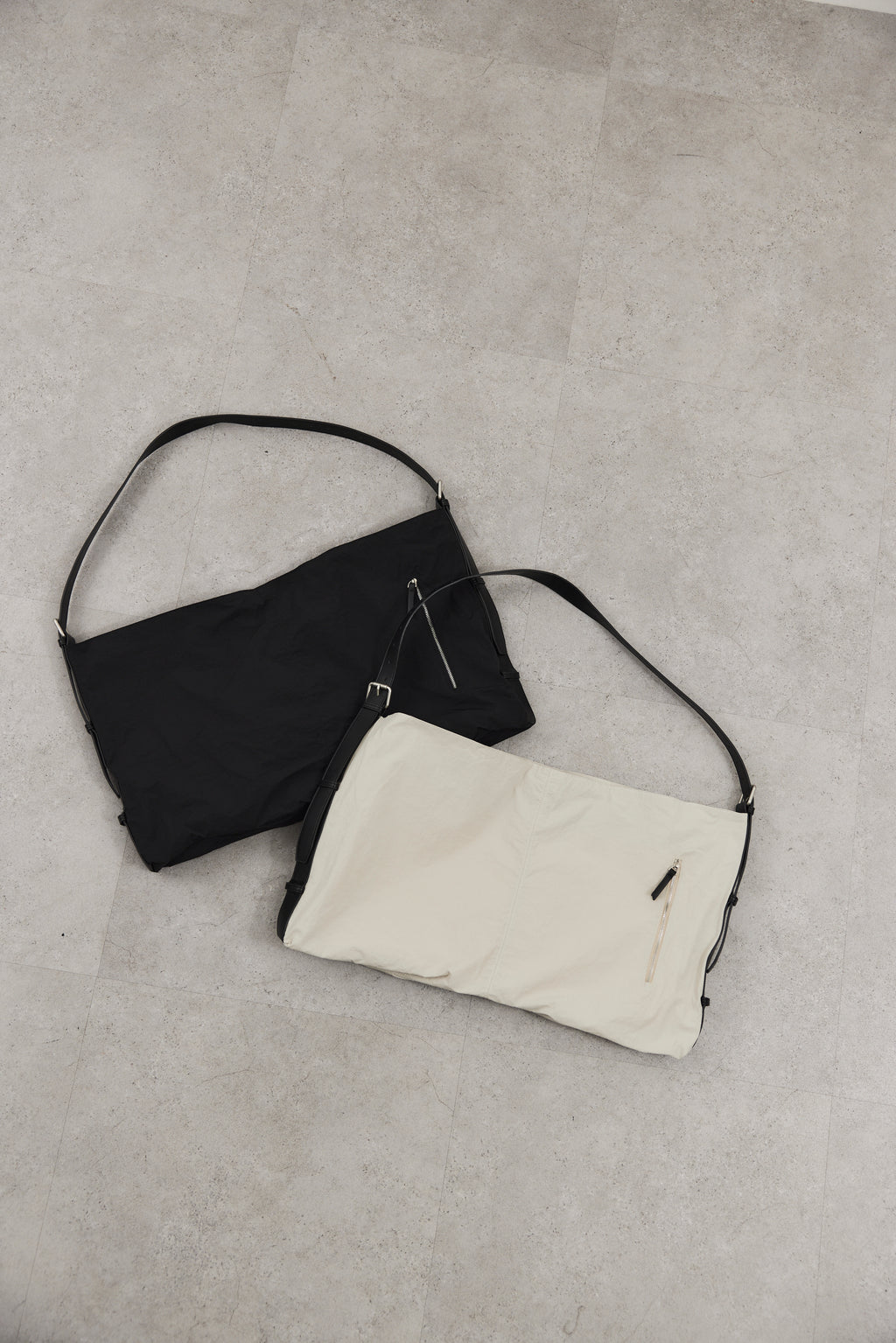 LIMITED SET 【TYPE B】MONOTONE