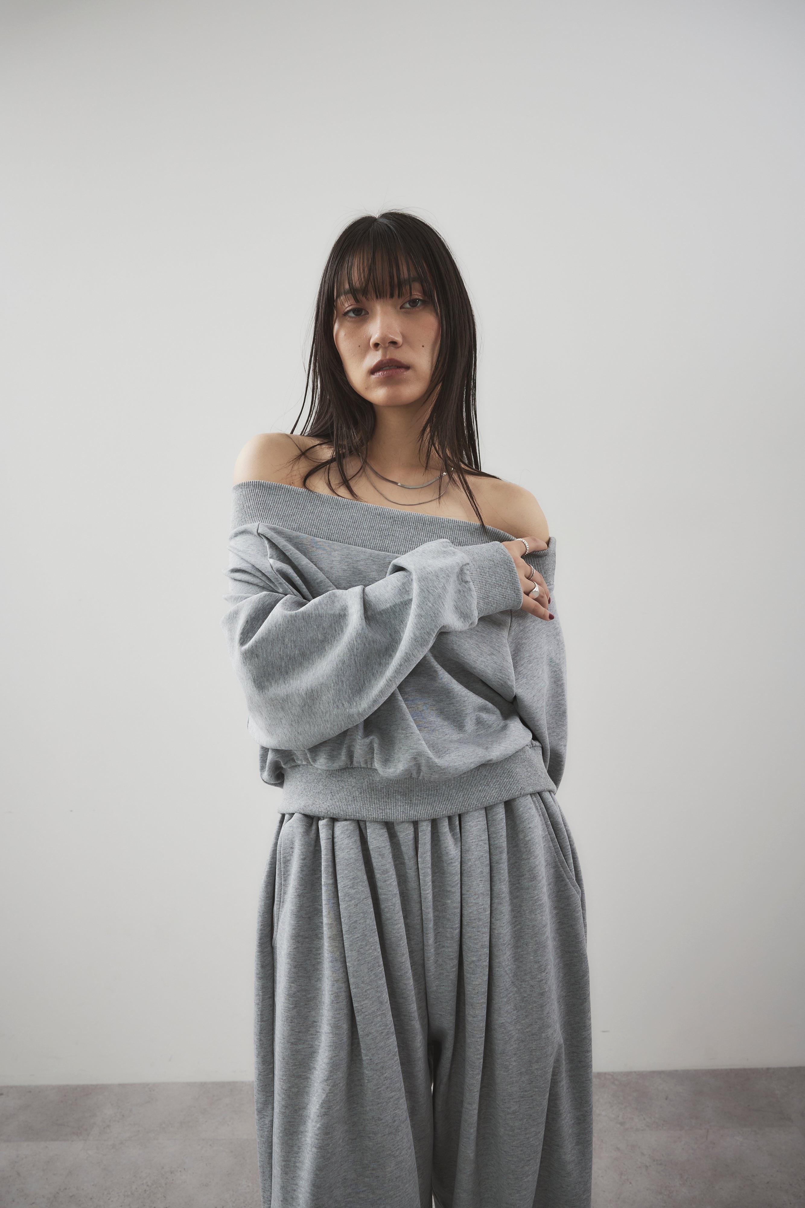 Sweatshirt-touch off-shoulder tops