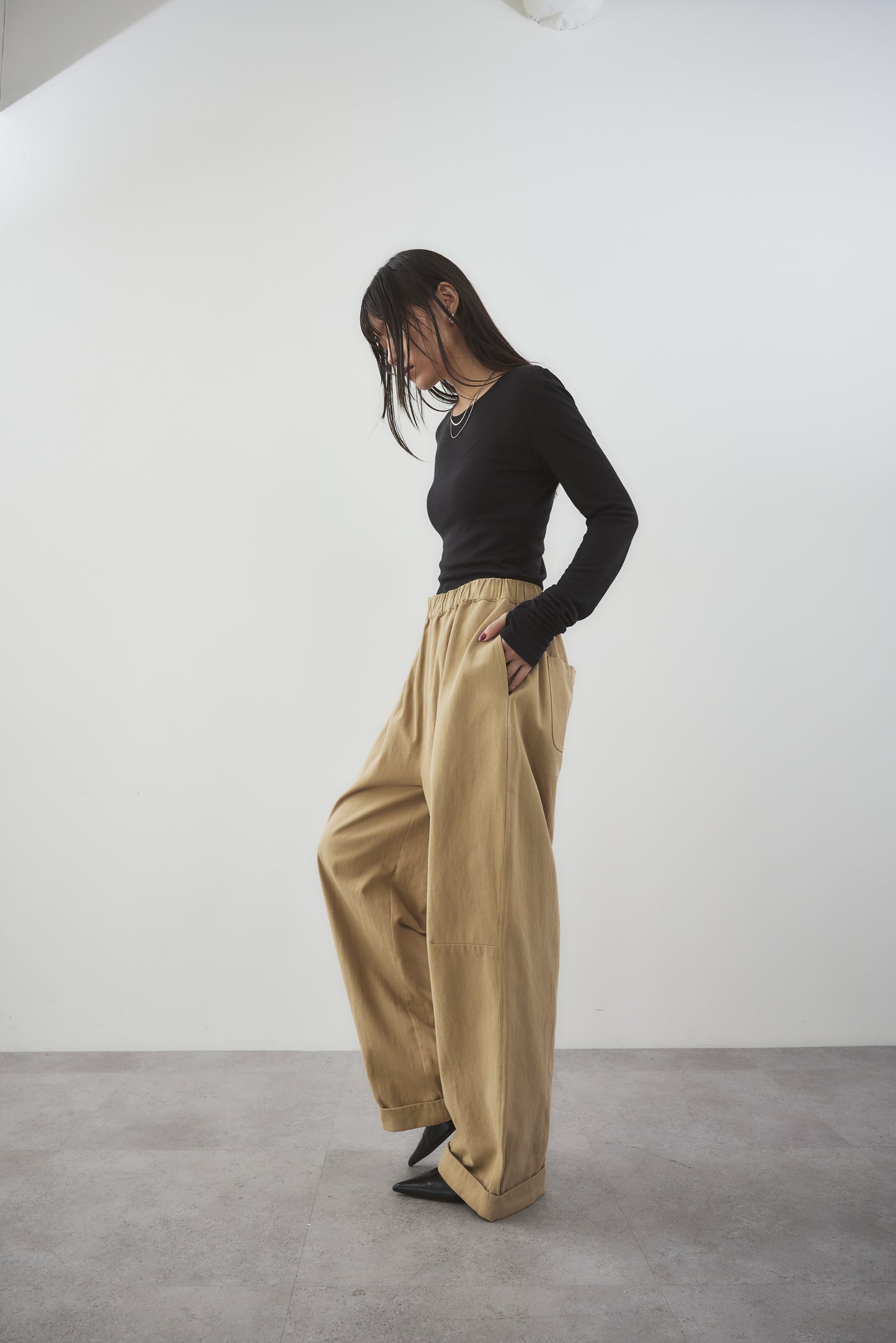 Cotton roll-up curved pants