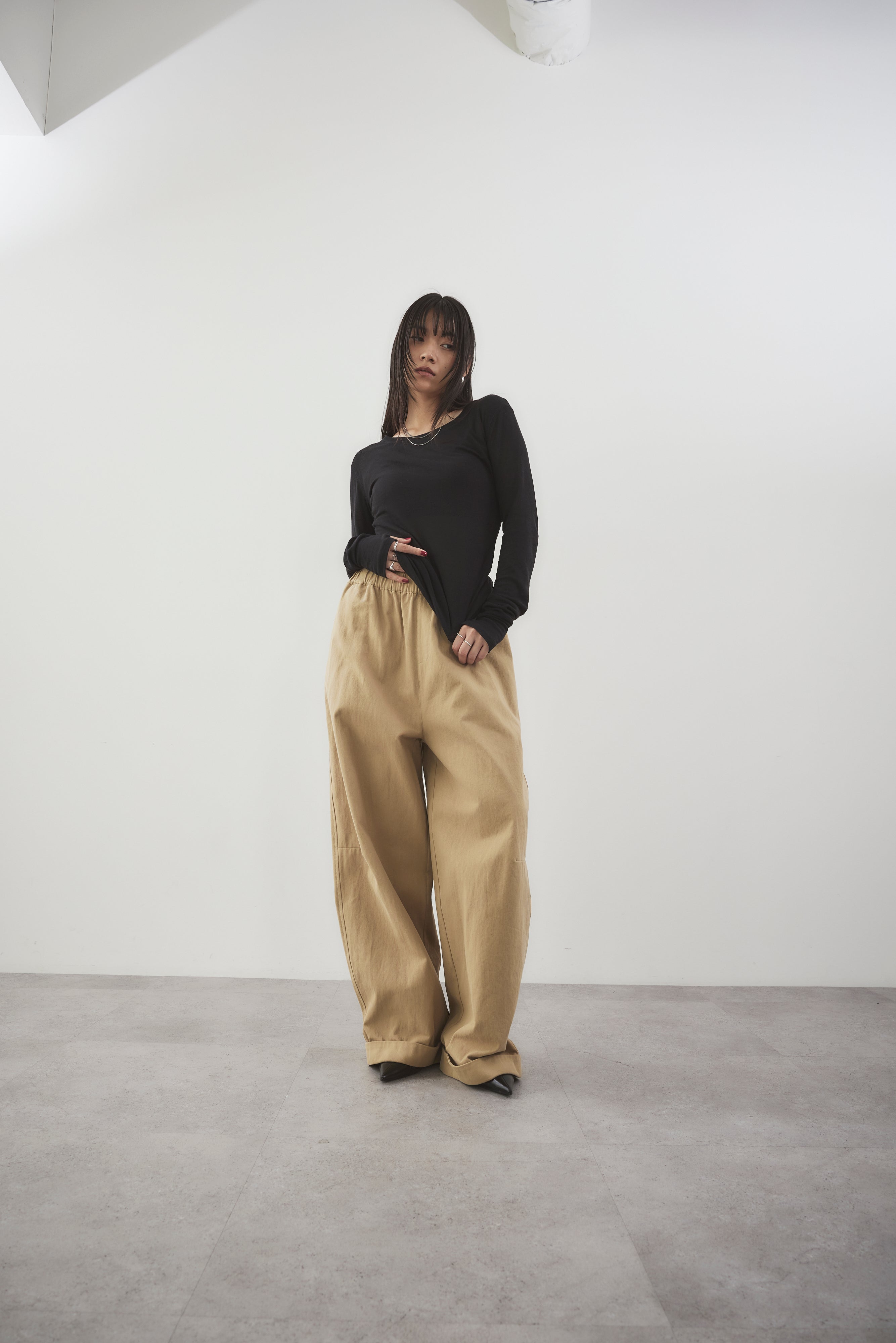 Cotton roll-up curved pants