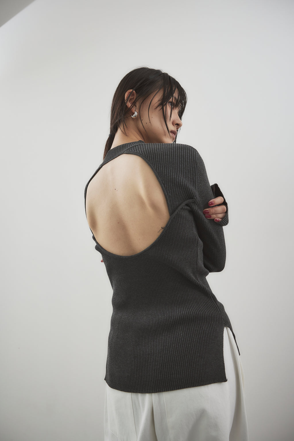 Back open rib knit