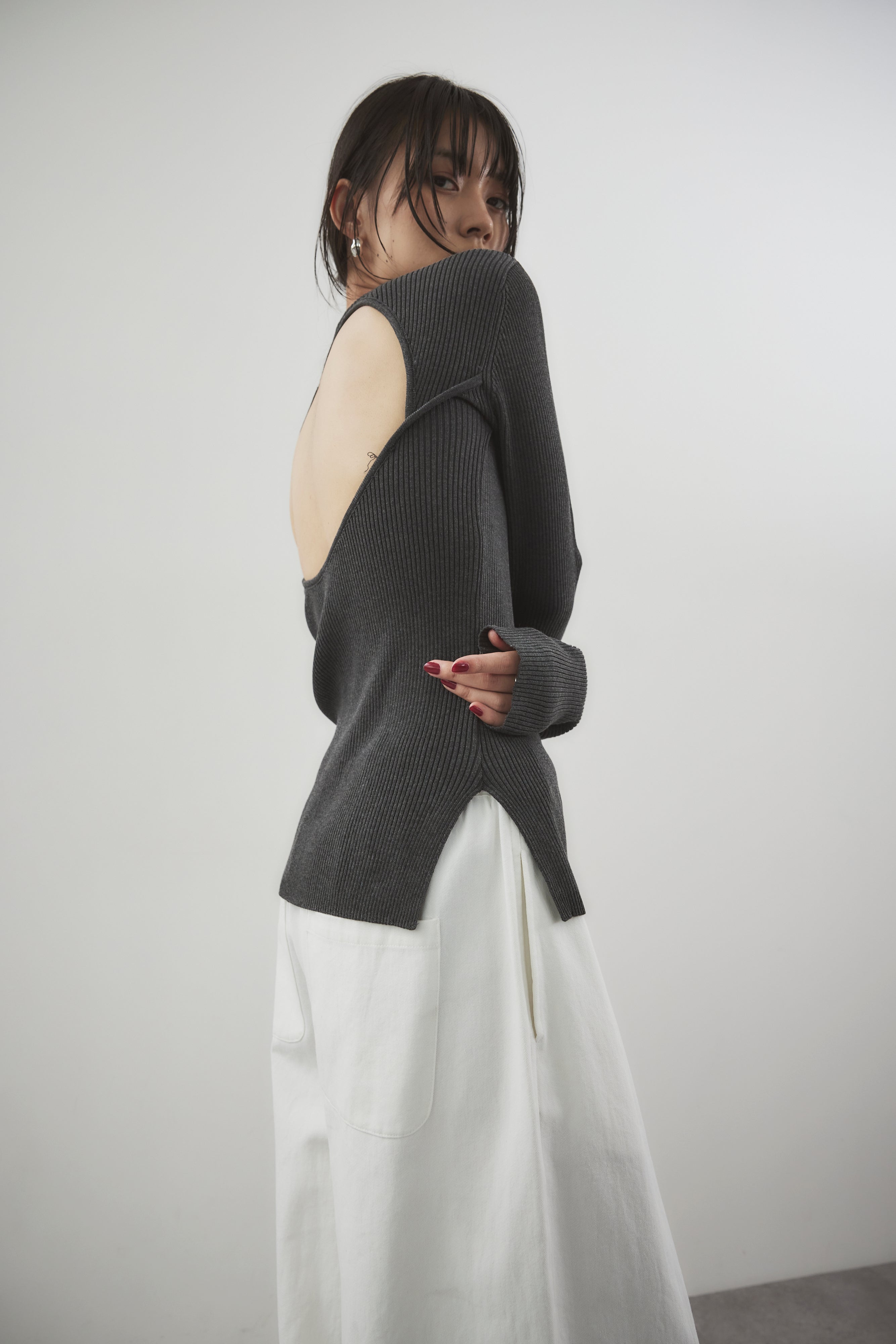 Back open rib knit