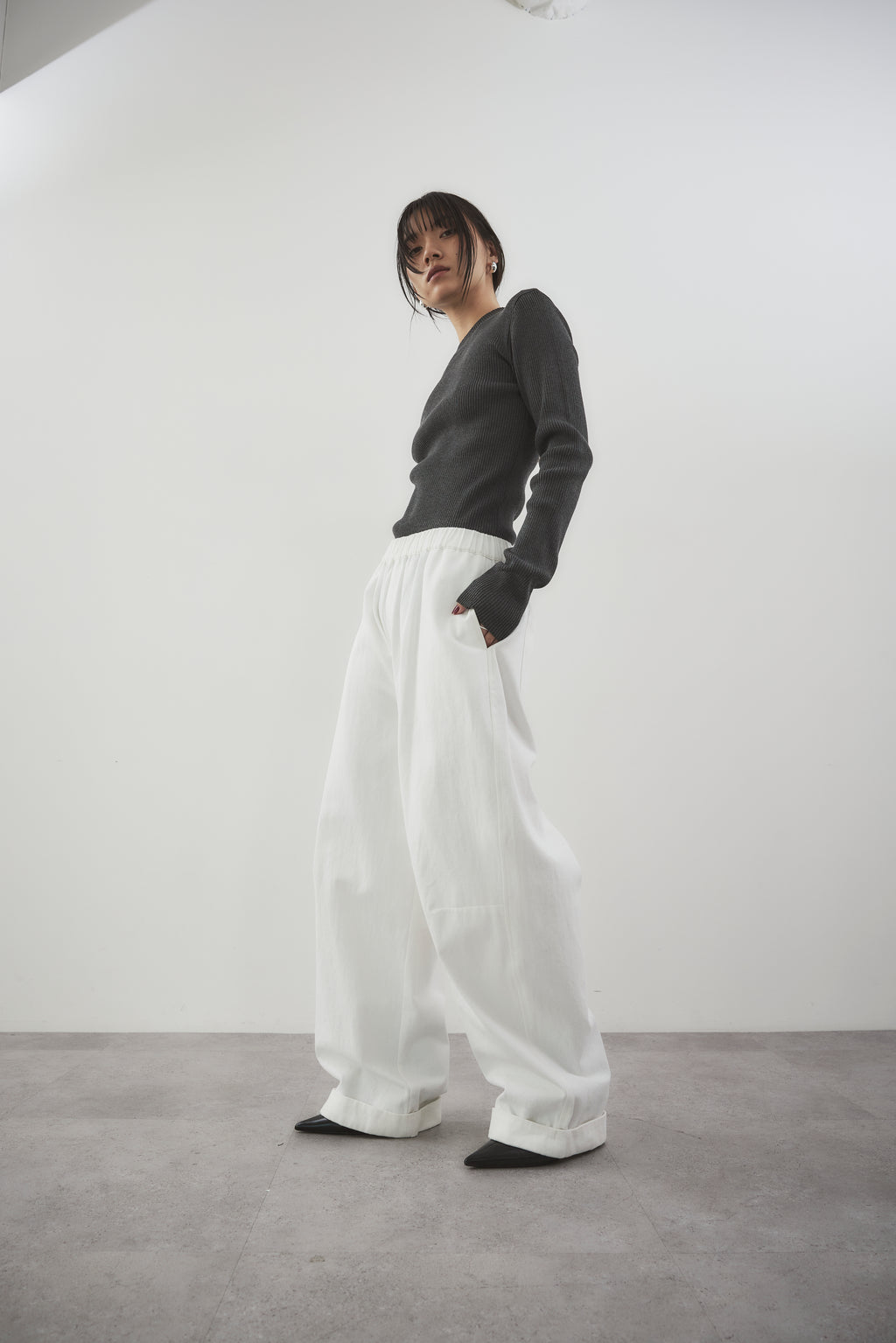 Cotton roll-up curved pants