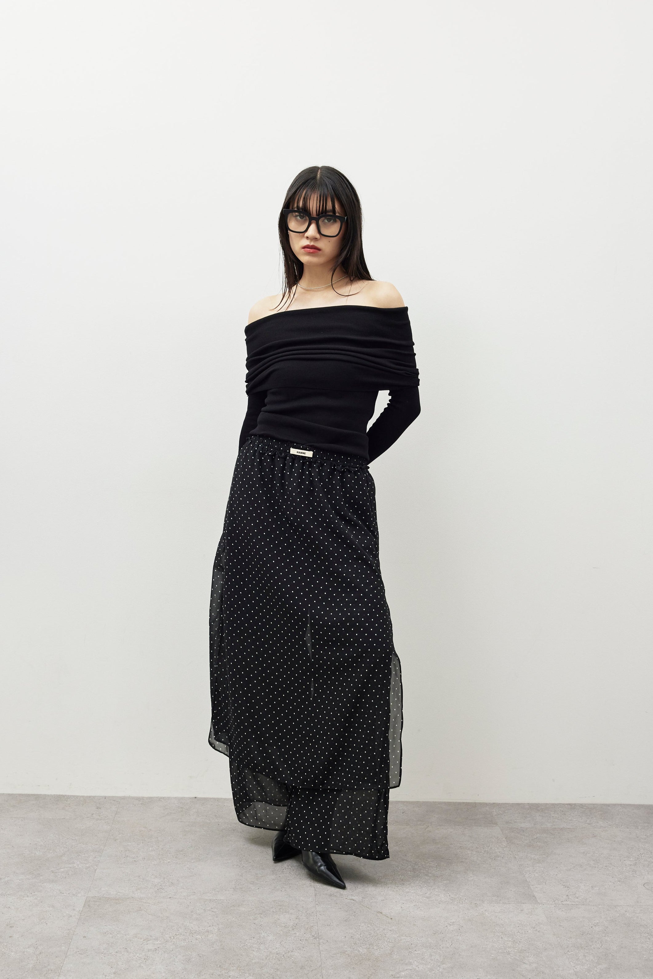 Off-shoulder knit tops