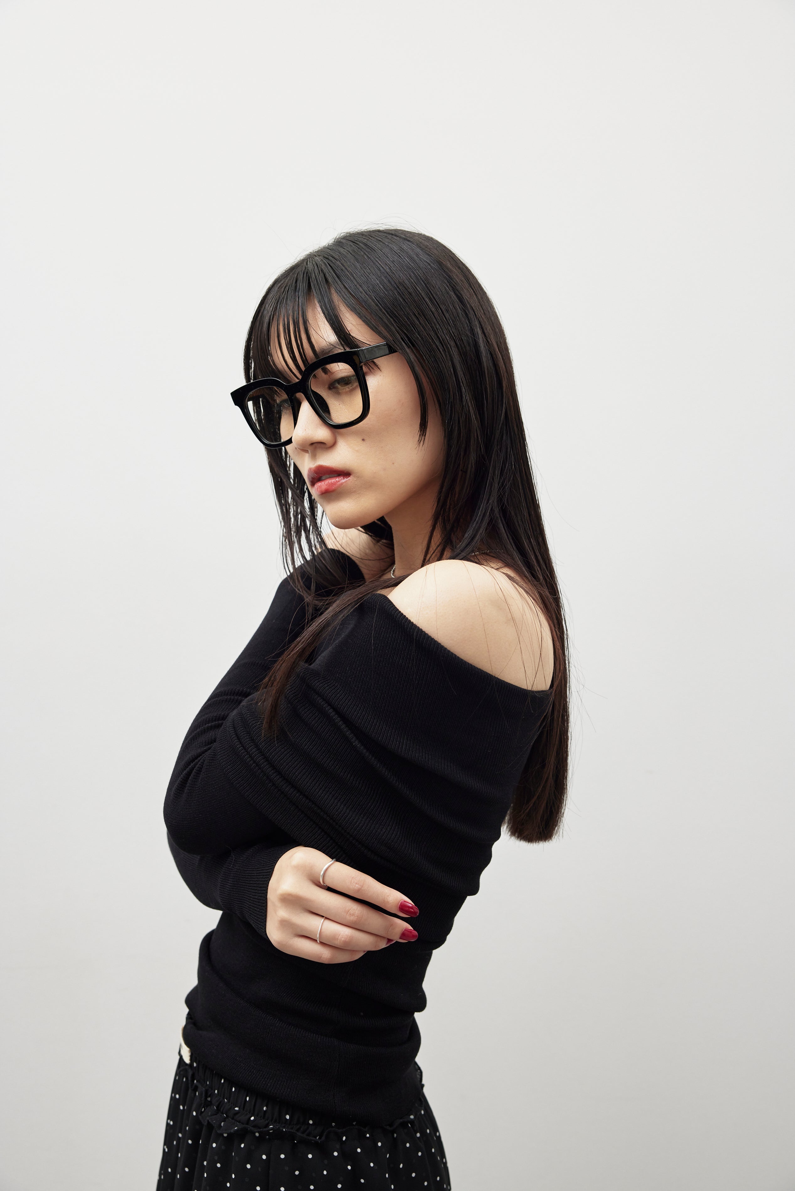 Off-shoulder knit tops