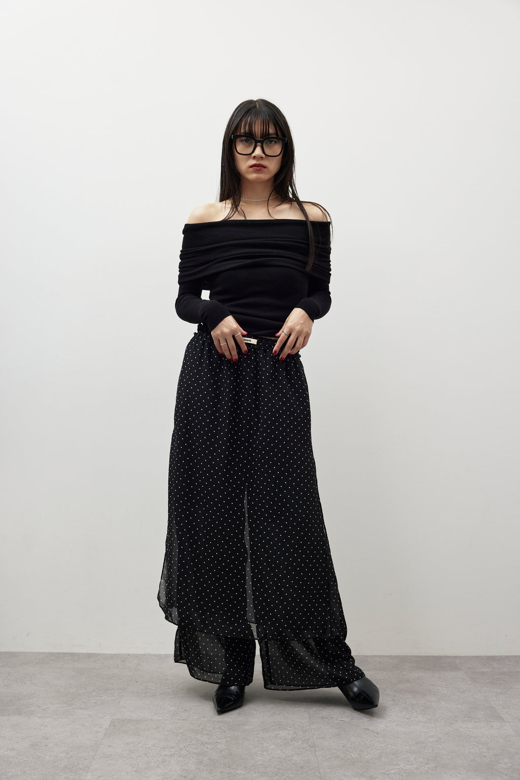 Off-shoulder knit tops