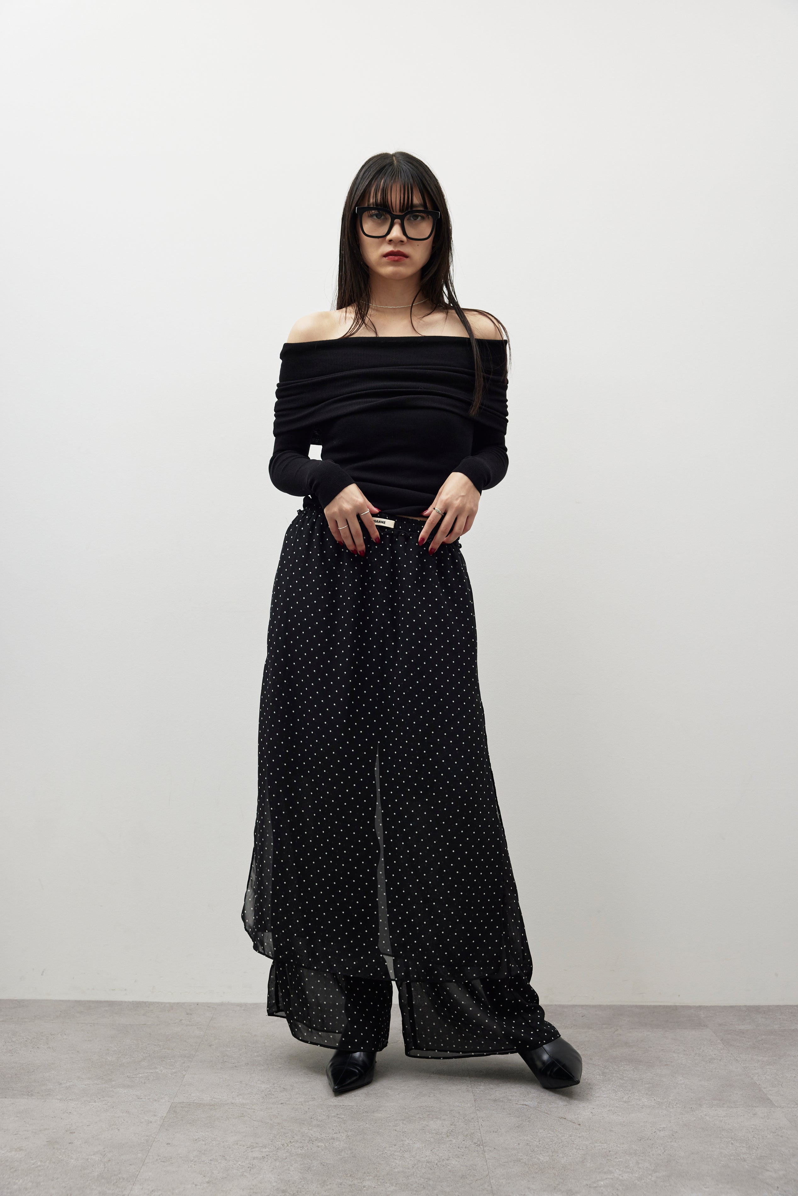 Off-shoulder knit tops