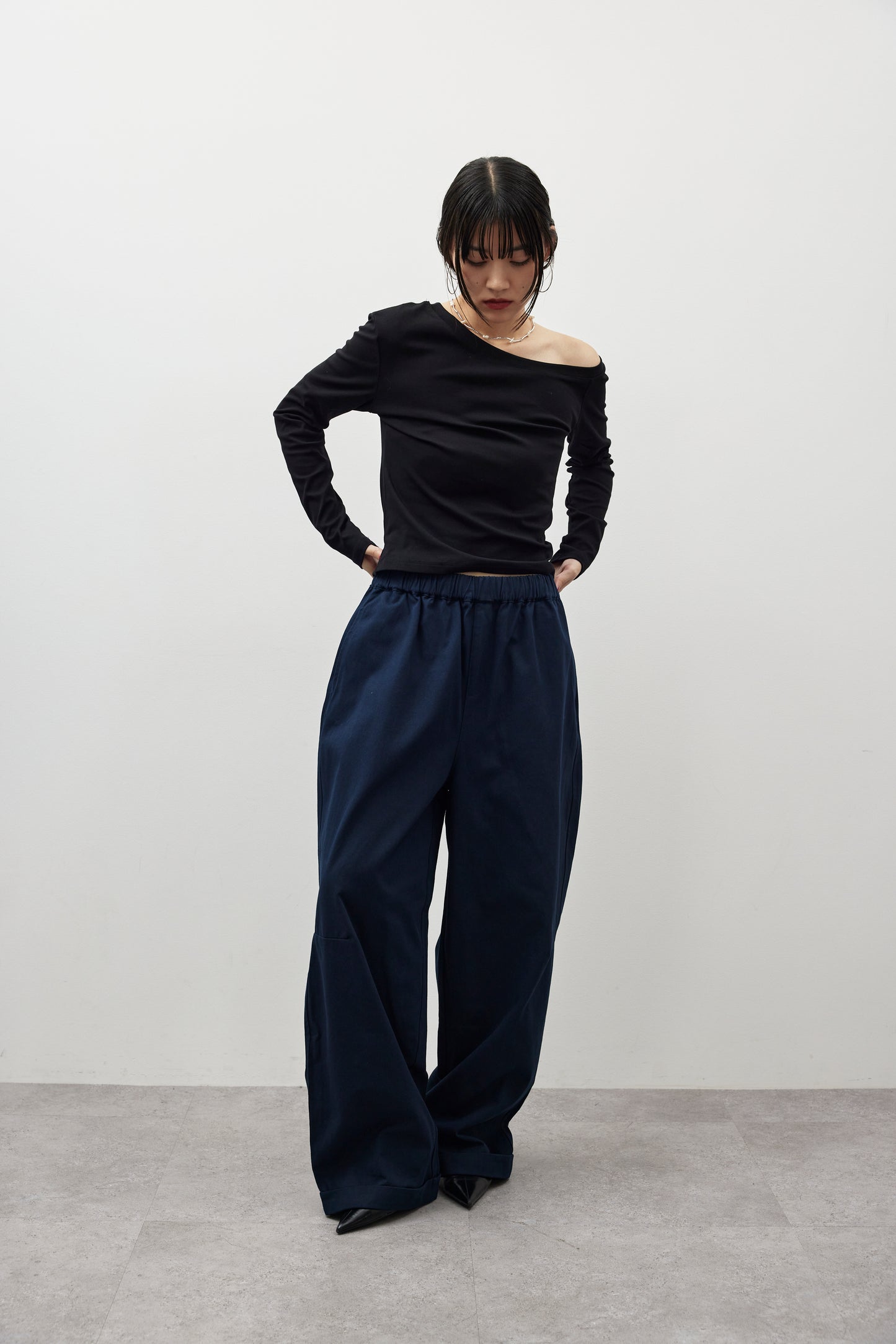 Cotton roll-up curved pants