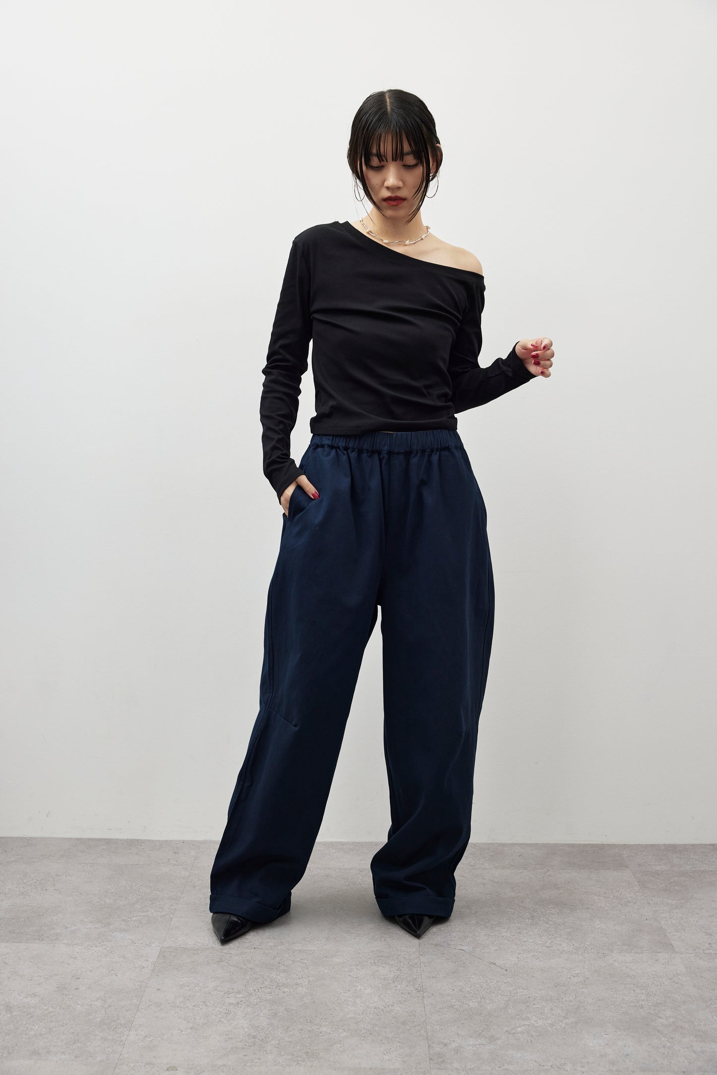 Cotton roll-up curved pants