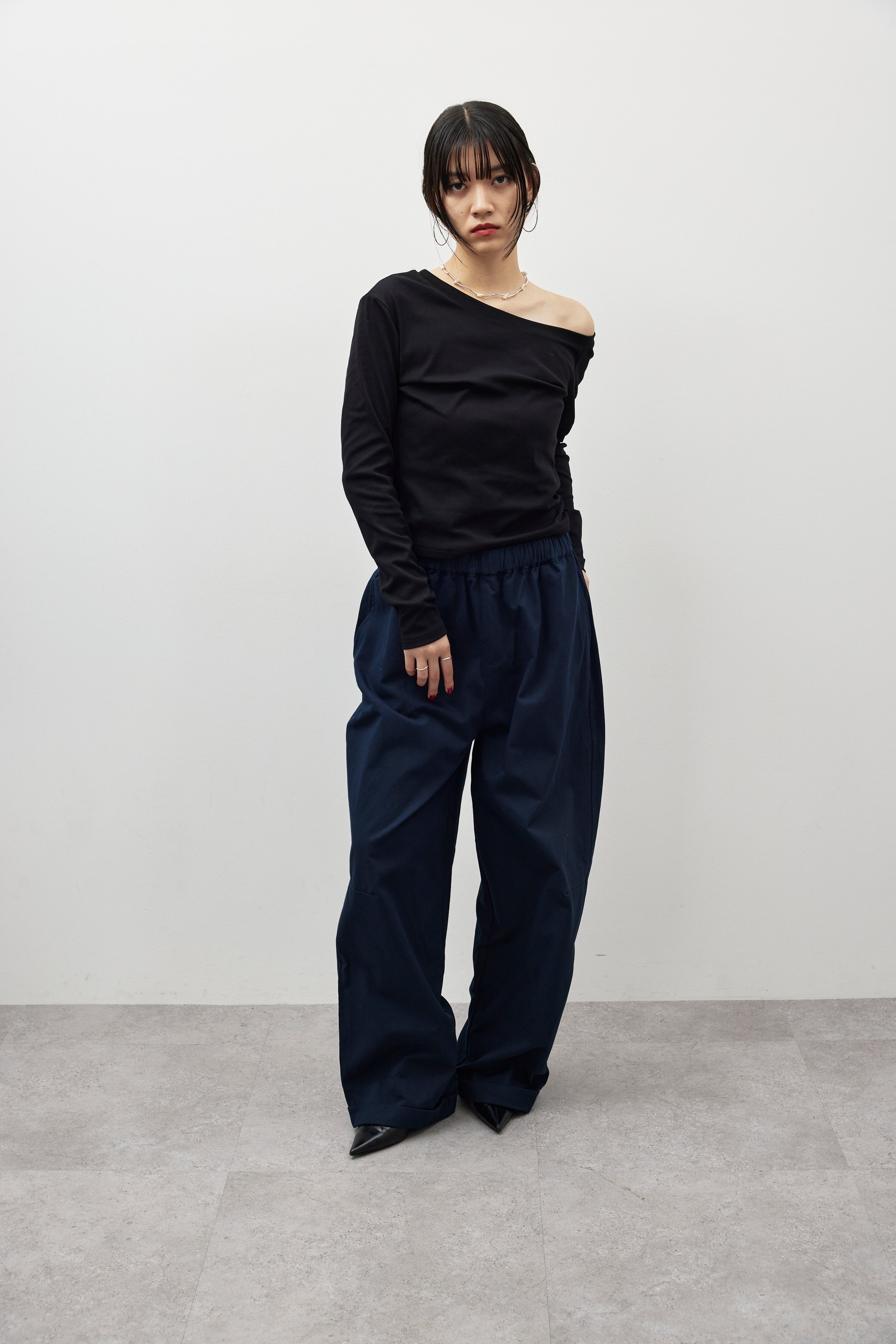 Cotton roll-up curved pants