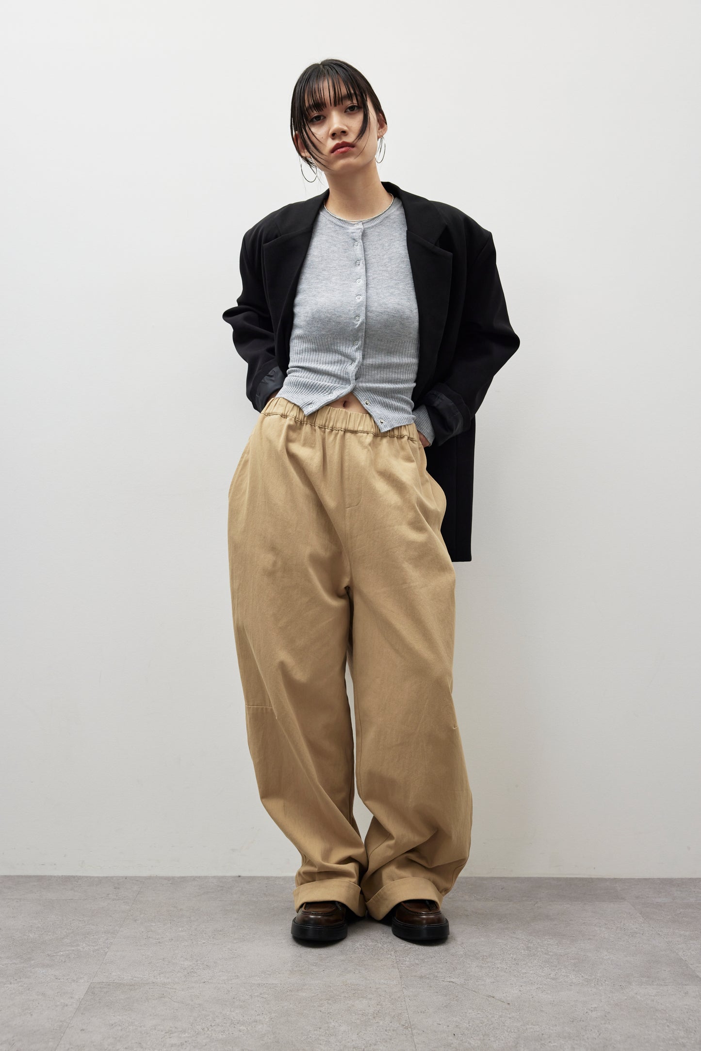 Cotton roll-up curved pants