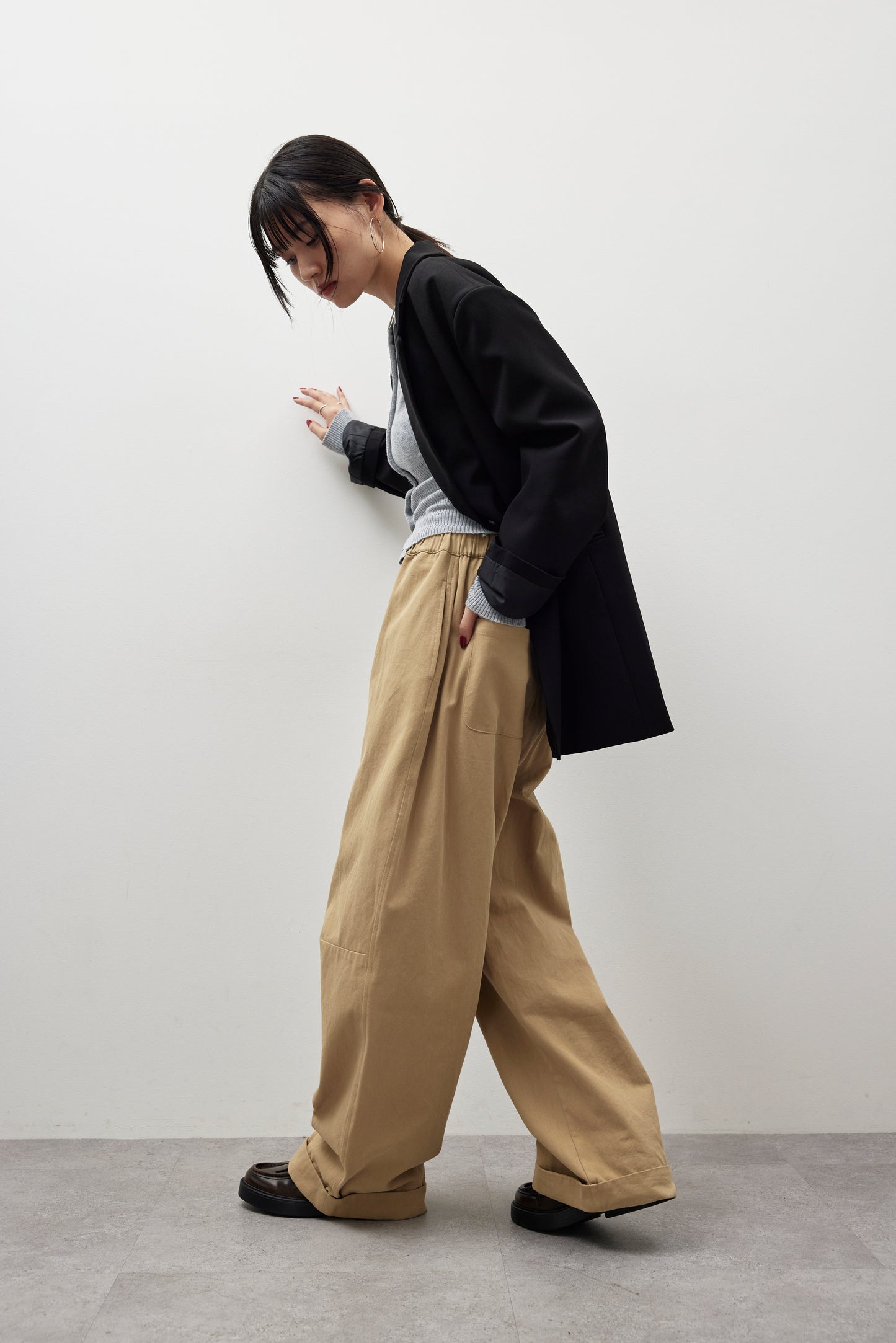 Cotton roll-up curved pants