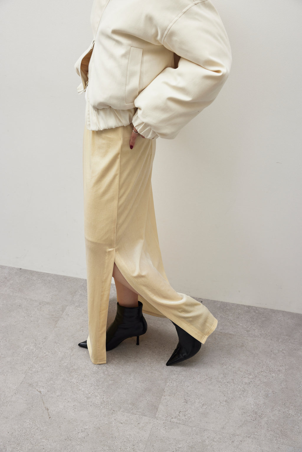 Side vent velour long skirt