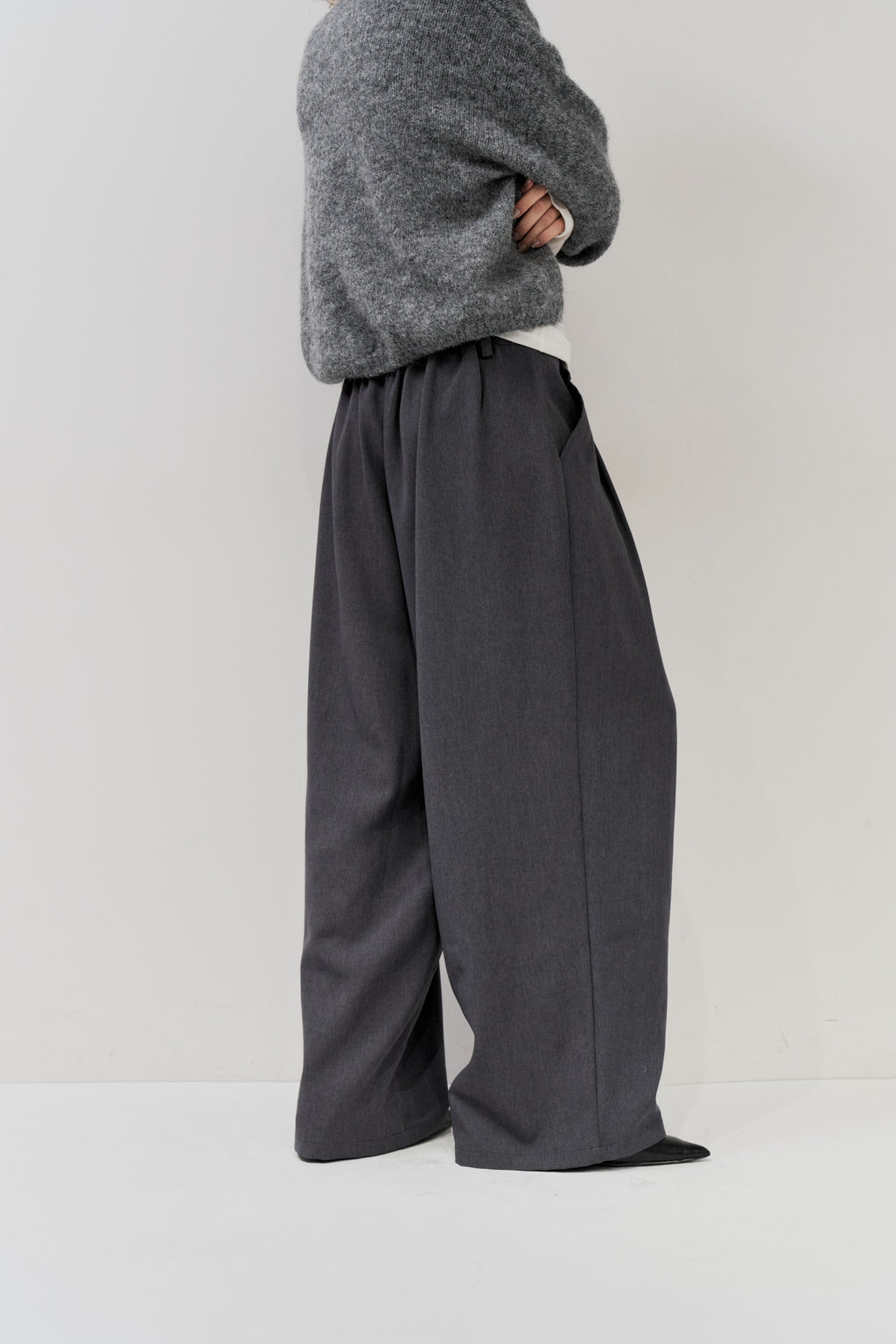 2-tuck wide pants