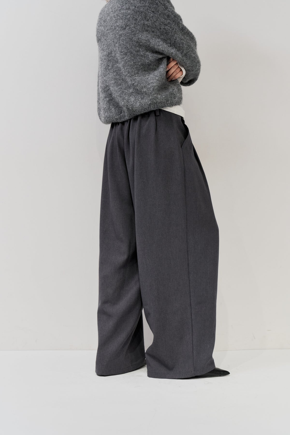 2-tuck wide pants