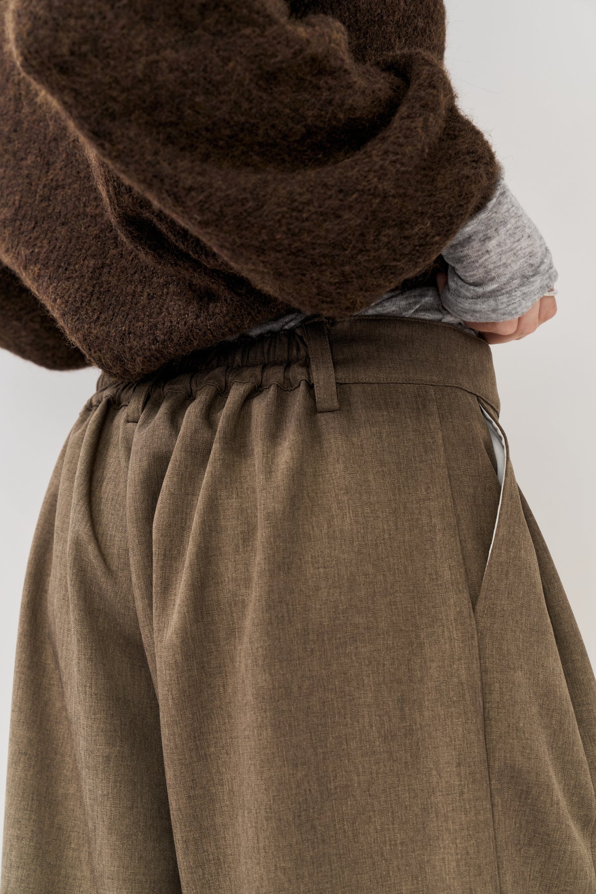 2-tuck wide pants