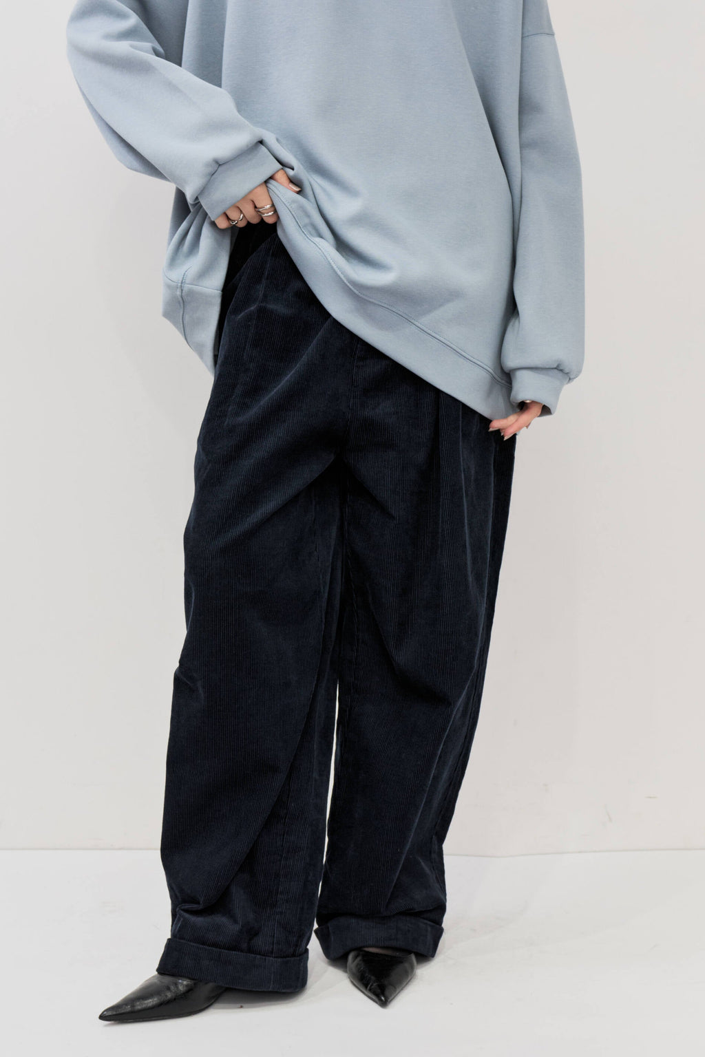 Corduroy roll up curved pants