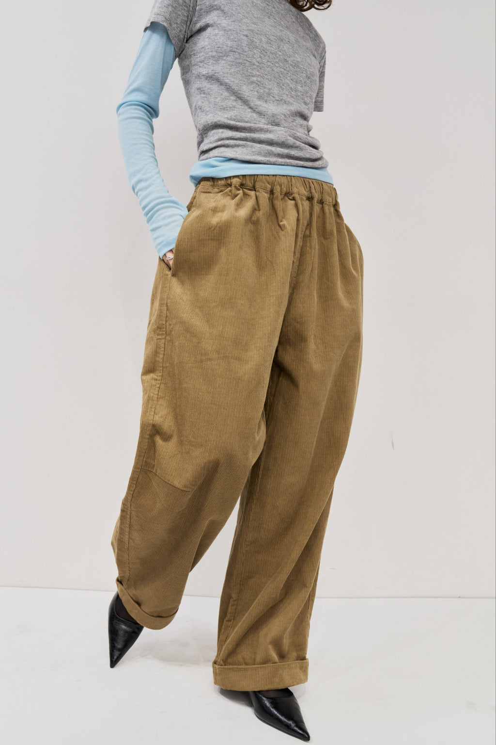 Corduroy roll up curved pants