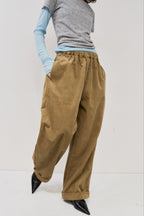 Corduroy roll up curved pants
