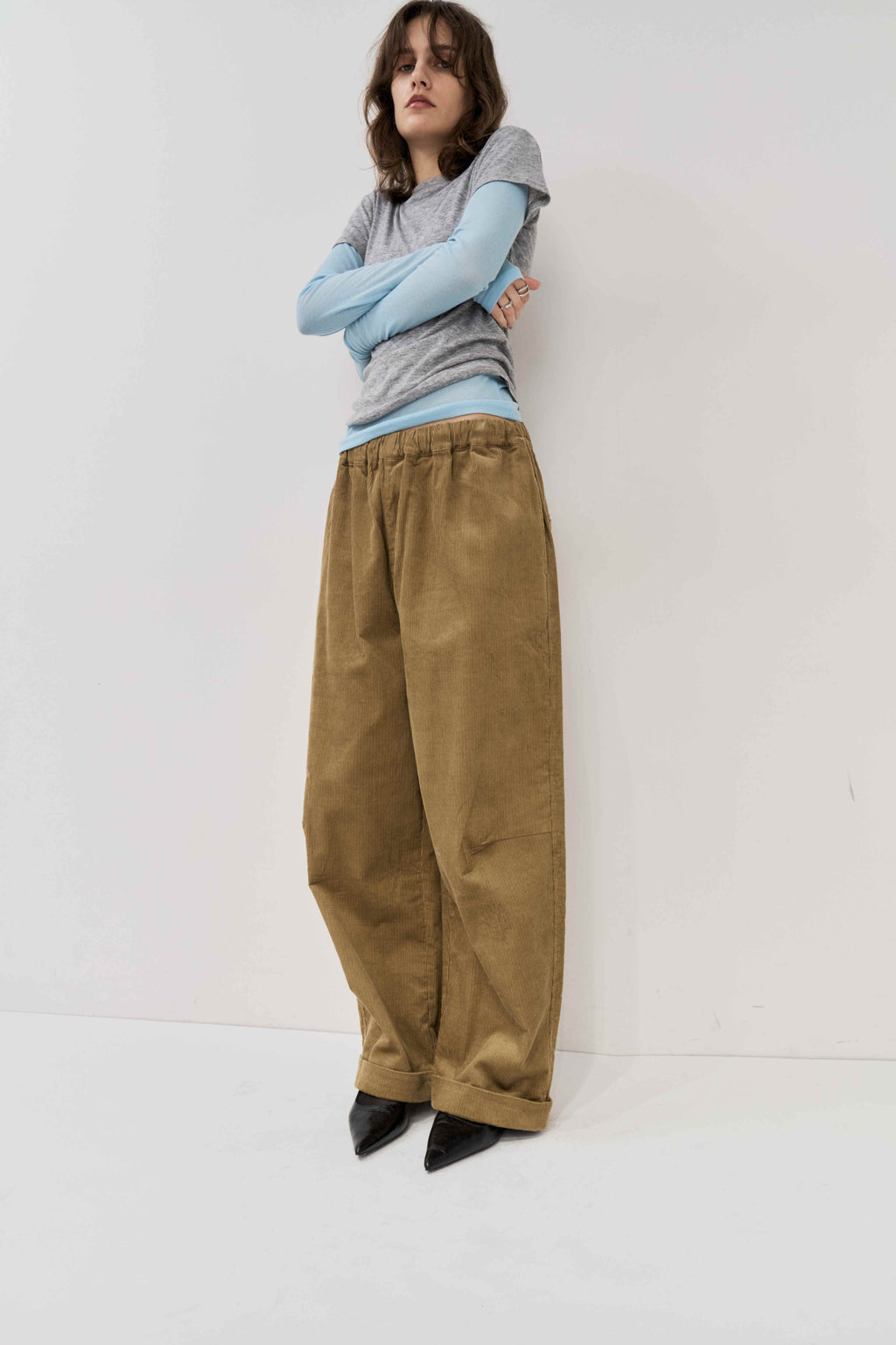 Corduroy roll up curved pants