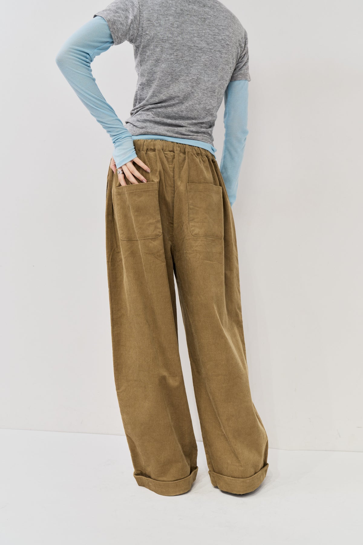 Corduroy roll up curved pants