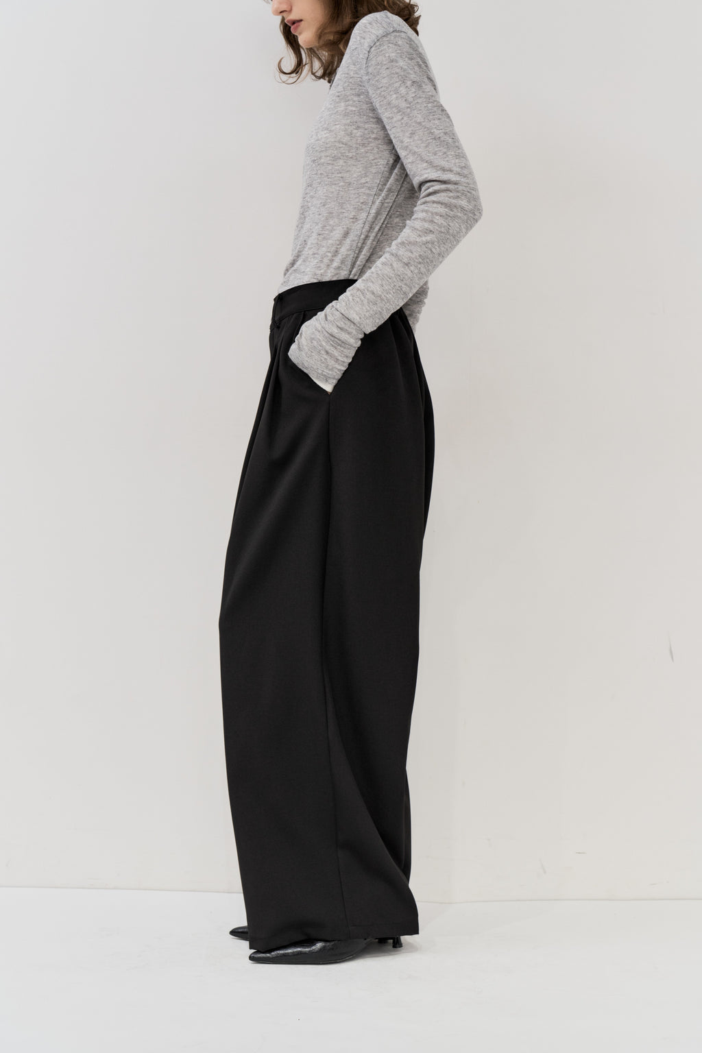 2-tuck wide pants