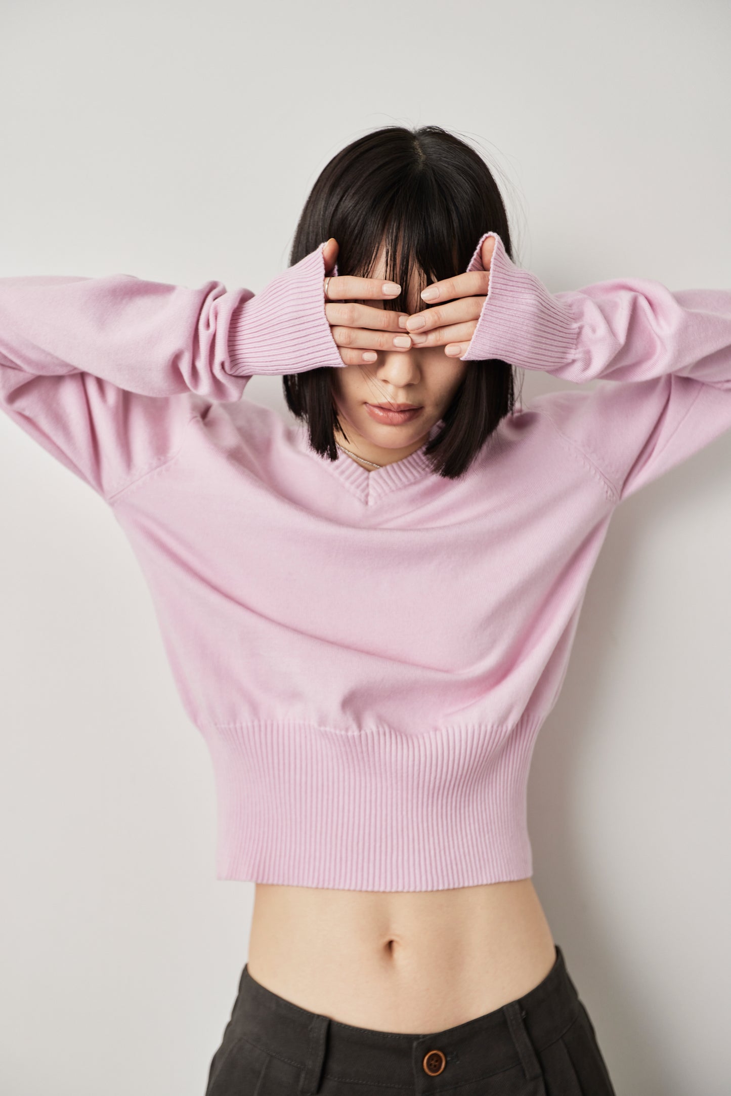 Power shoulder v-neck knit