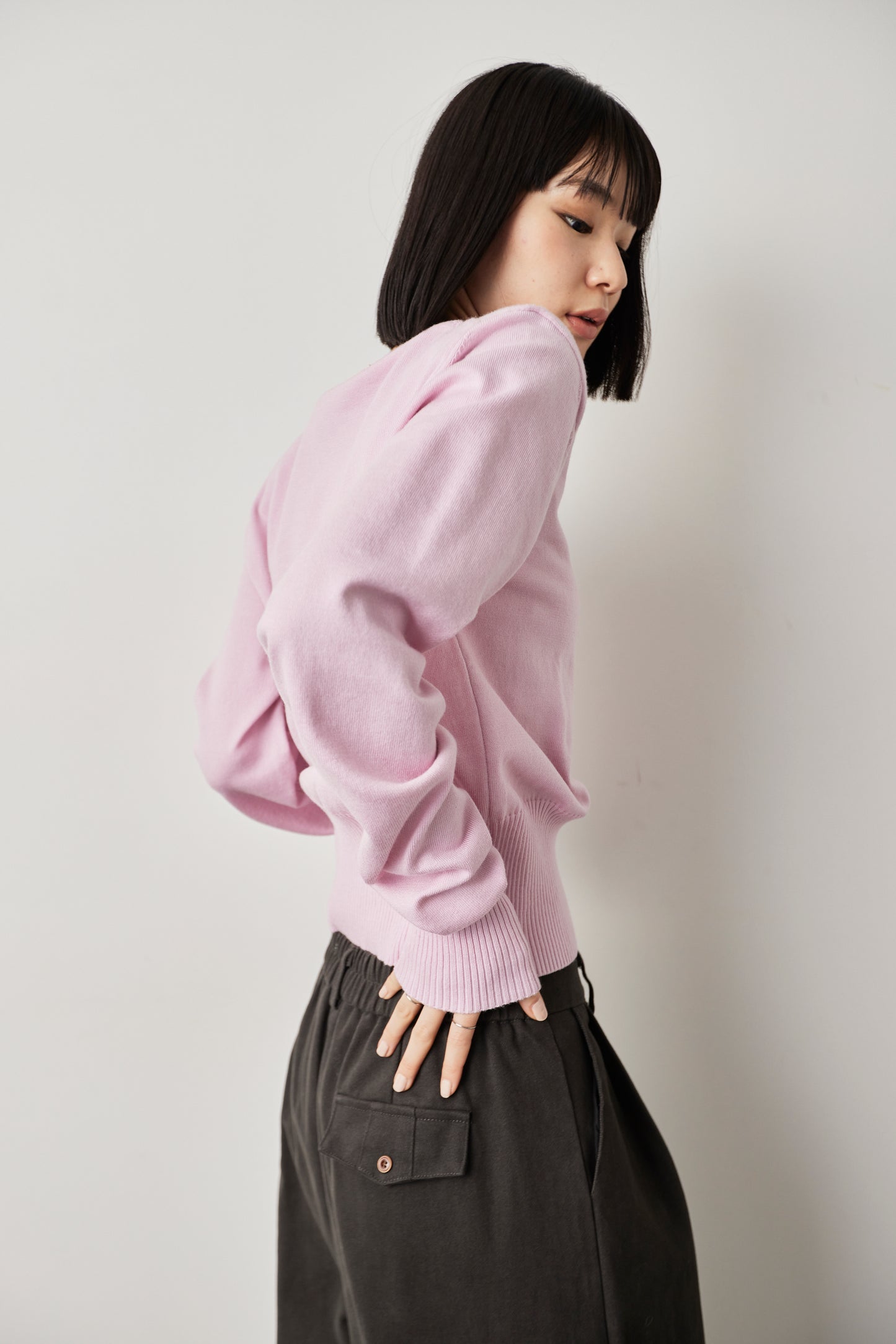 Power shoulder v-neck knit