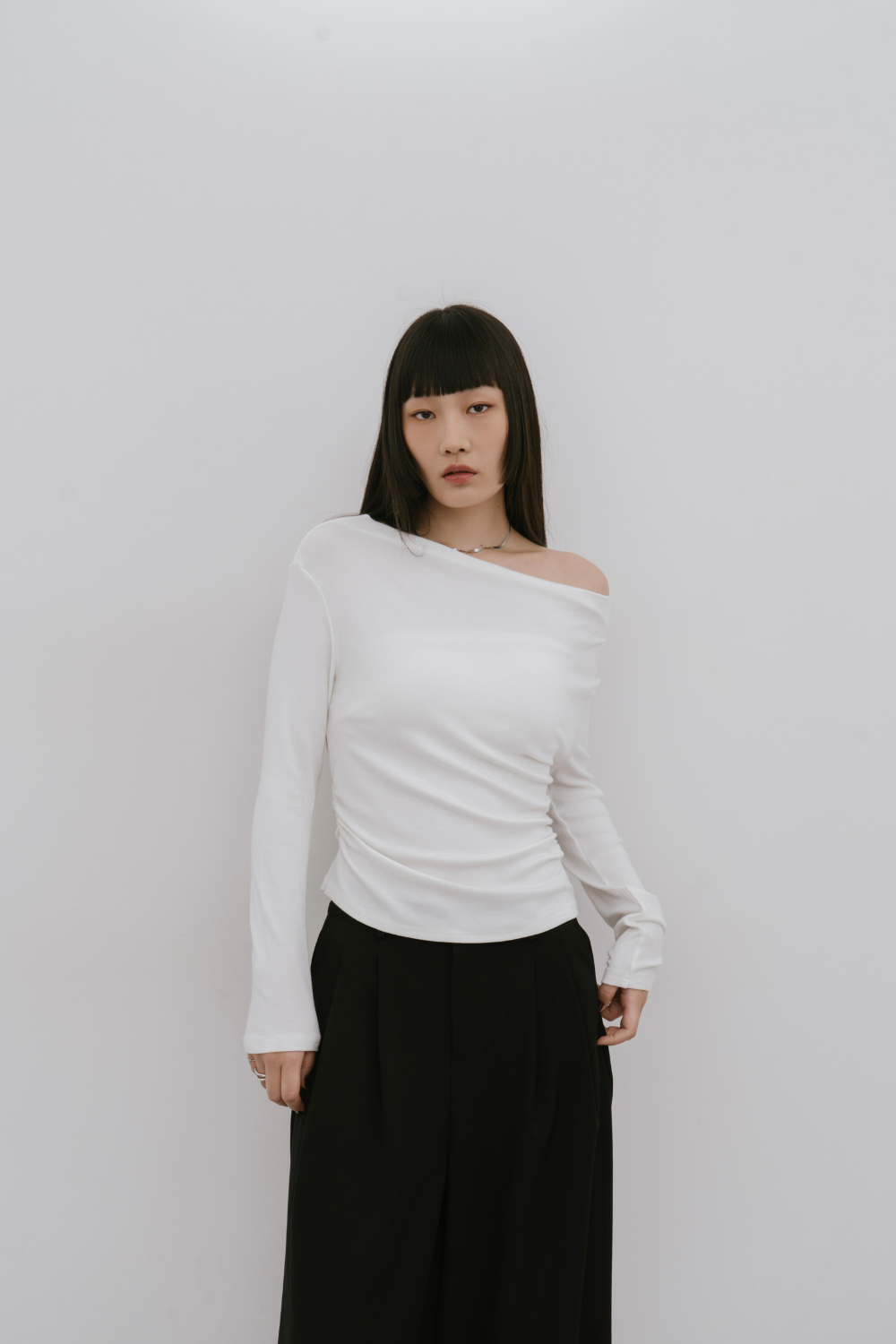 Draped neck off-shoulder long TEE