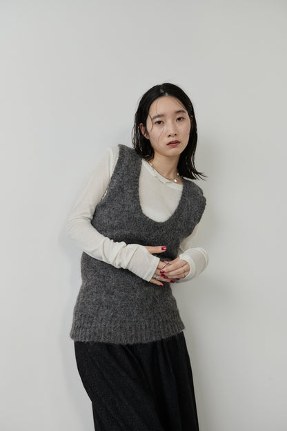 Mohair like knit vest
