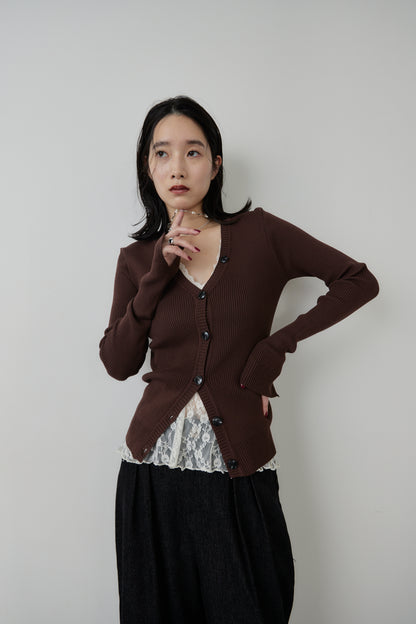 Front-button v-neck rib knit