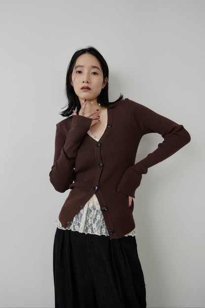 Front-button v-neck rib knit