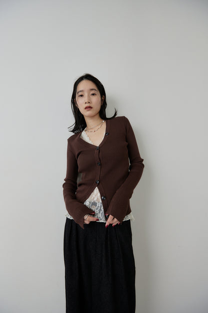 Front-button v-neck rib knit