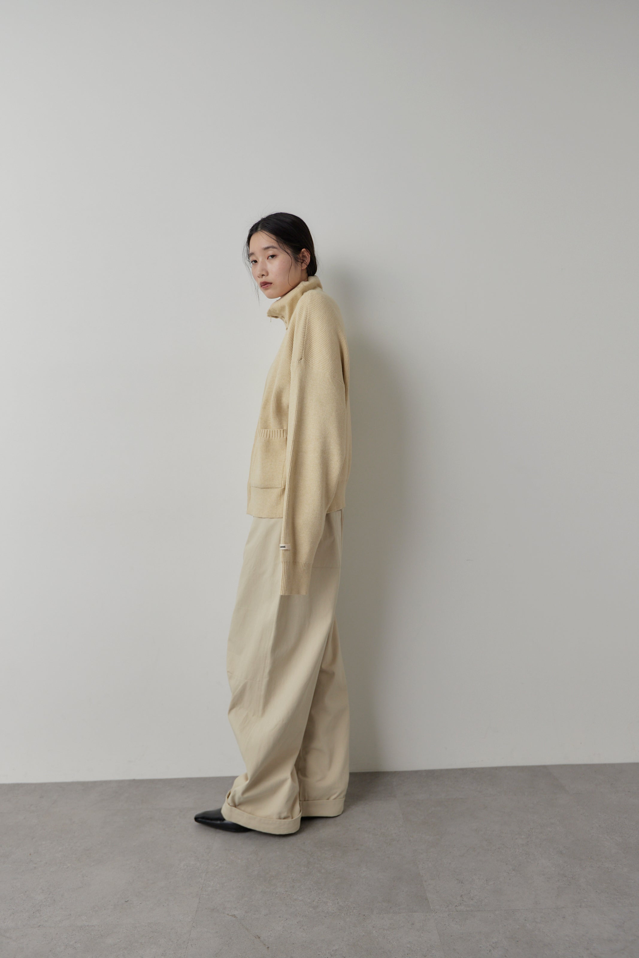 Cotton roll-up curved pants