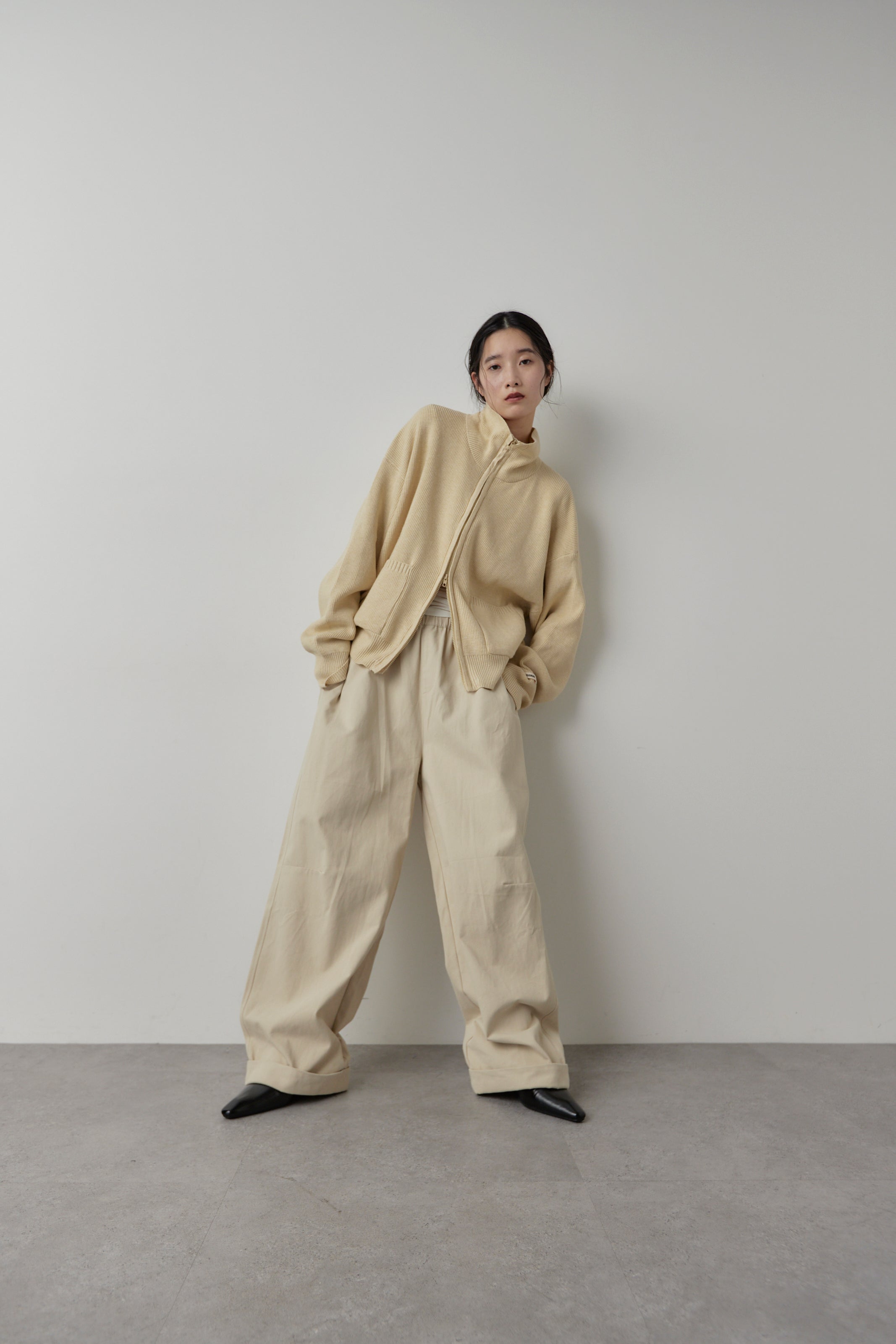 Cotton roll-up curved pants