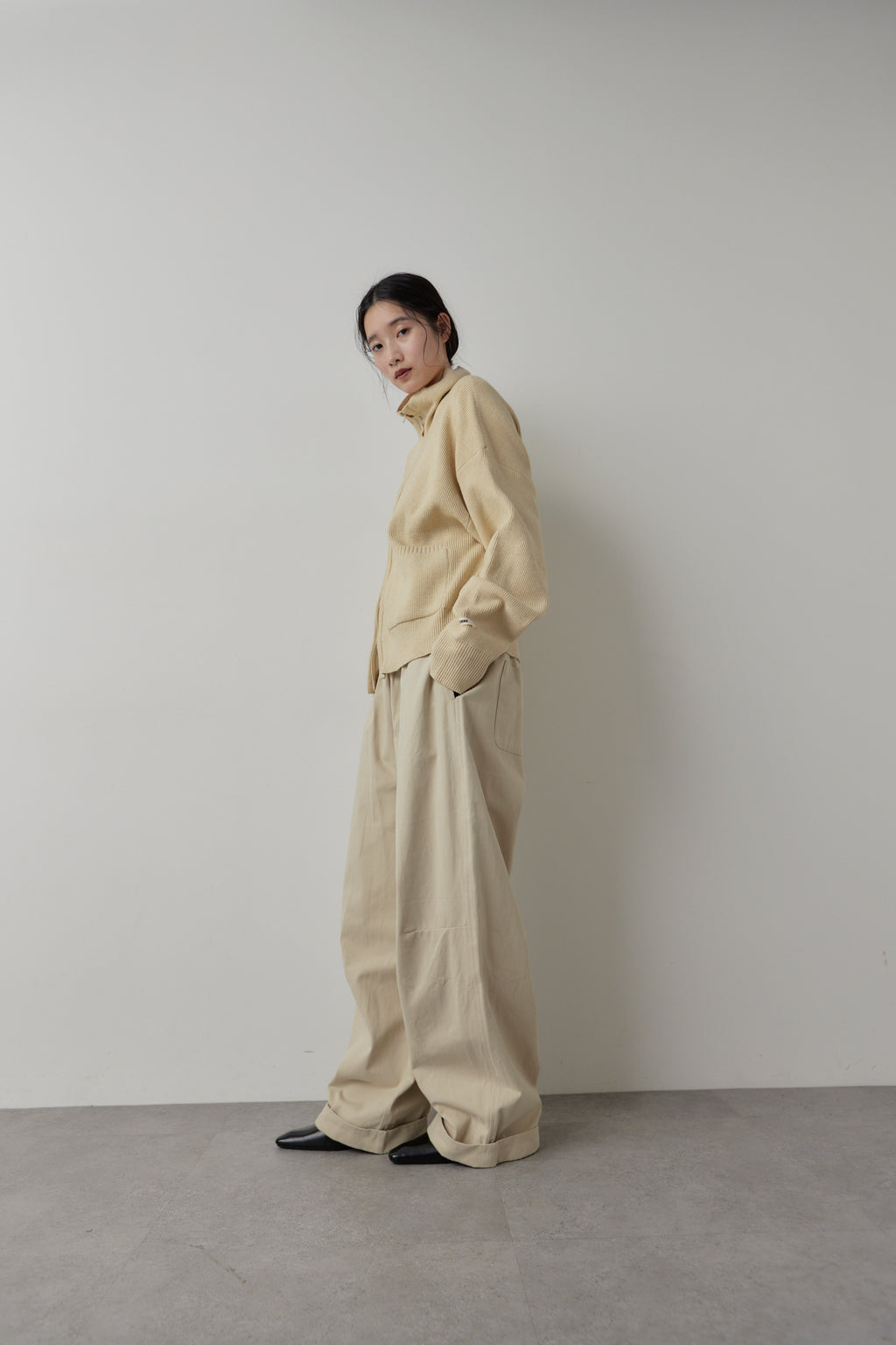 Cotton roll-up curved pants