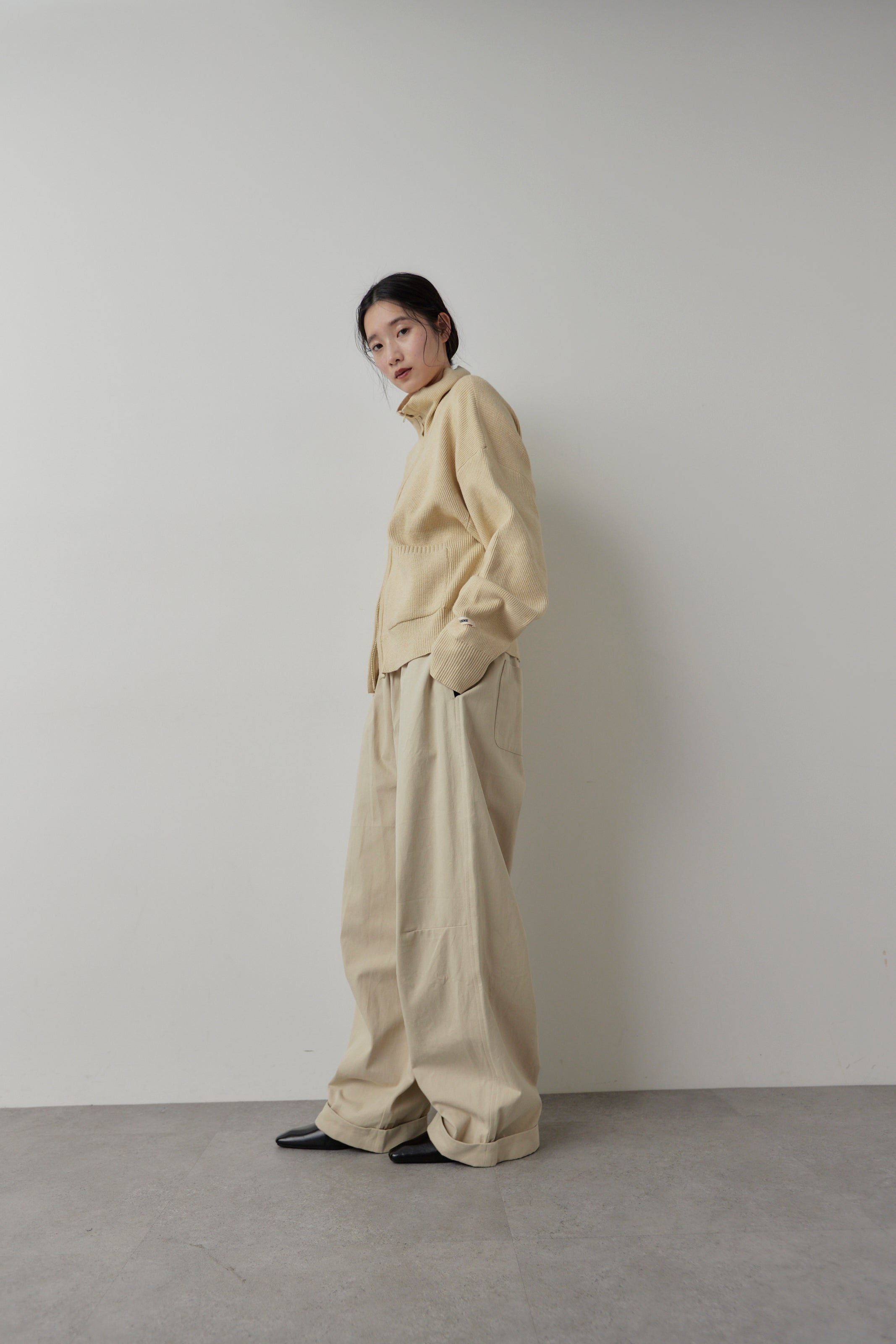Cotton roll-up curved pants