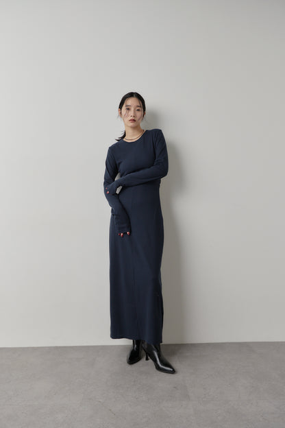 Long-sleeve back cut design dress