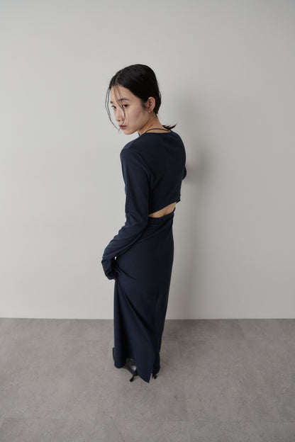 Long-sleeve back cut design dress