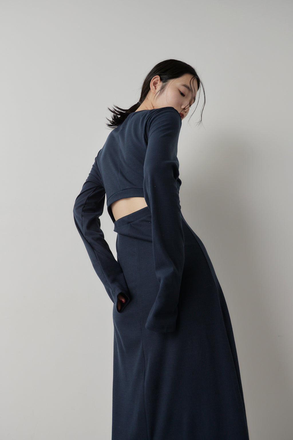 Long-sleeve back cut design dress