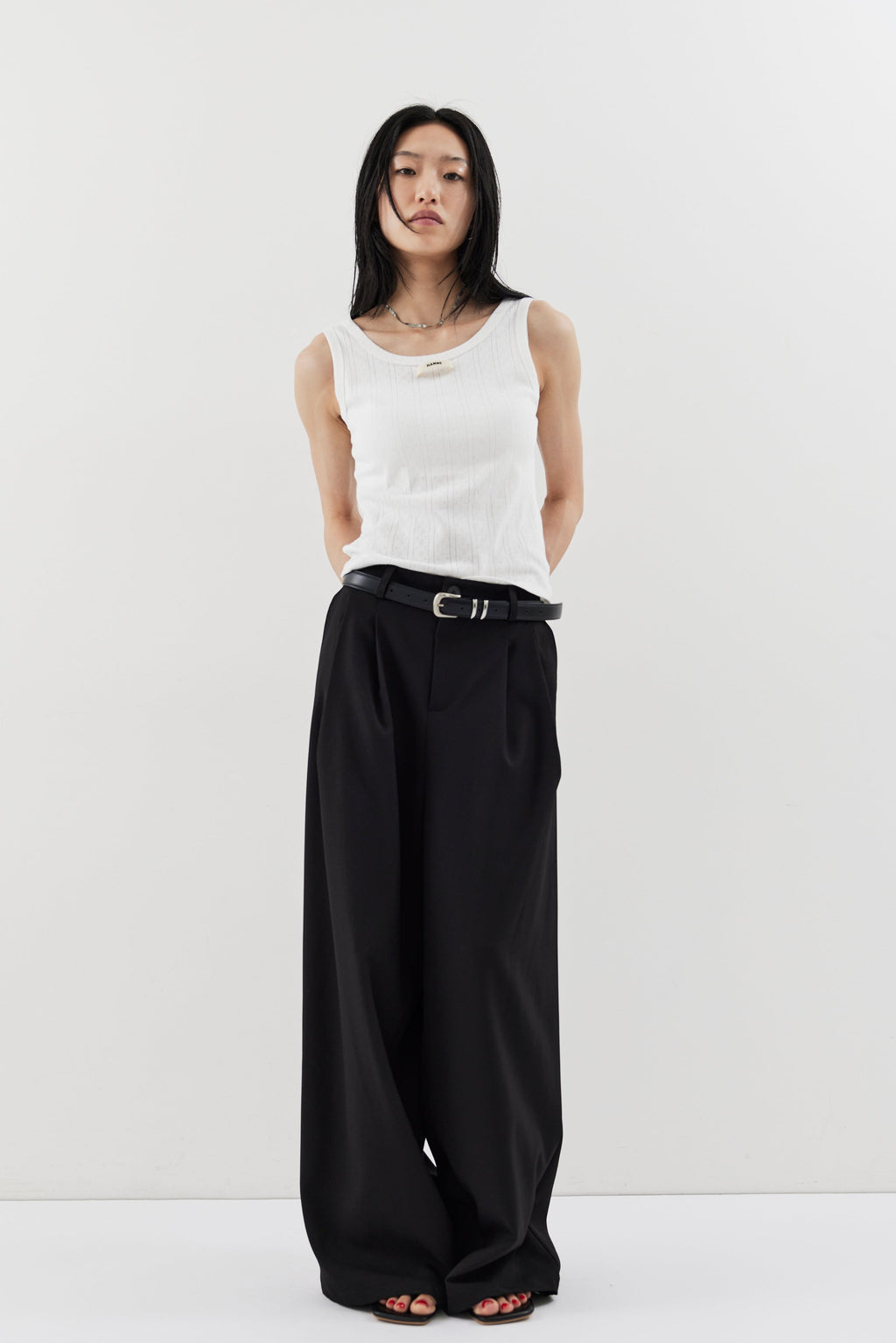 2-tuck wide pants