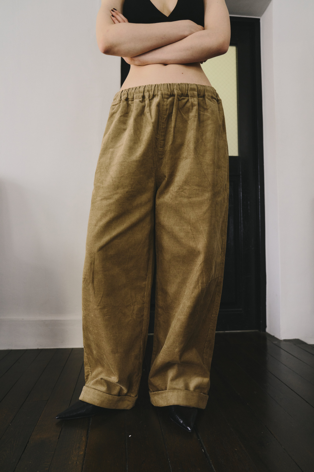 Corduroy roll up curved pants