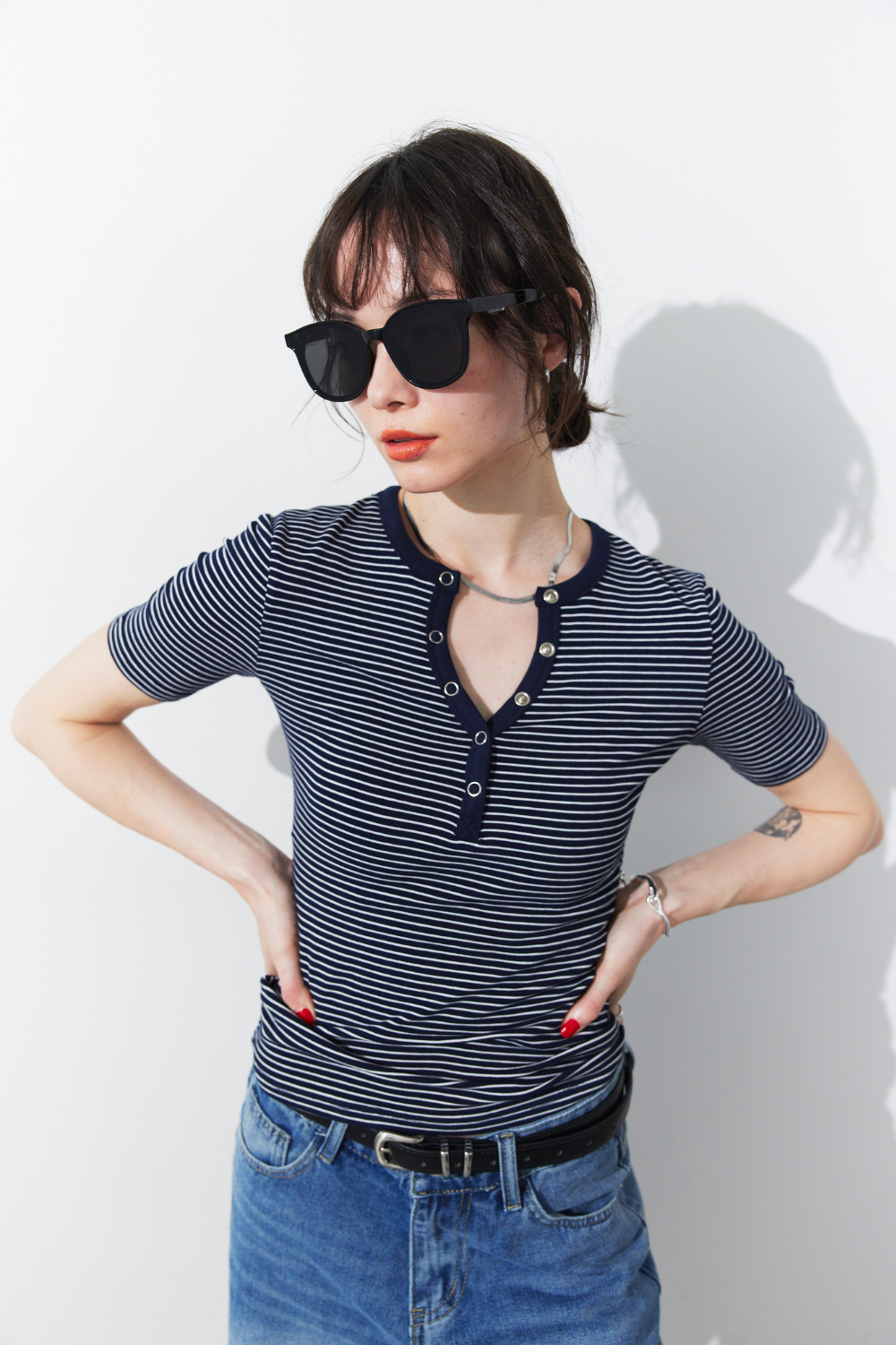 Snap button henry neck border TEE