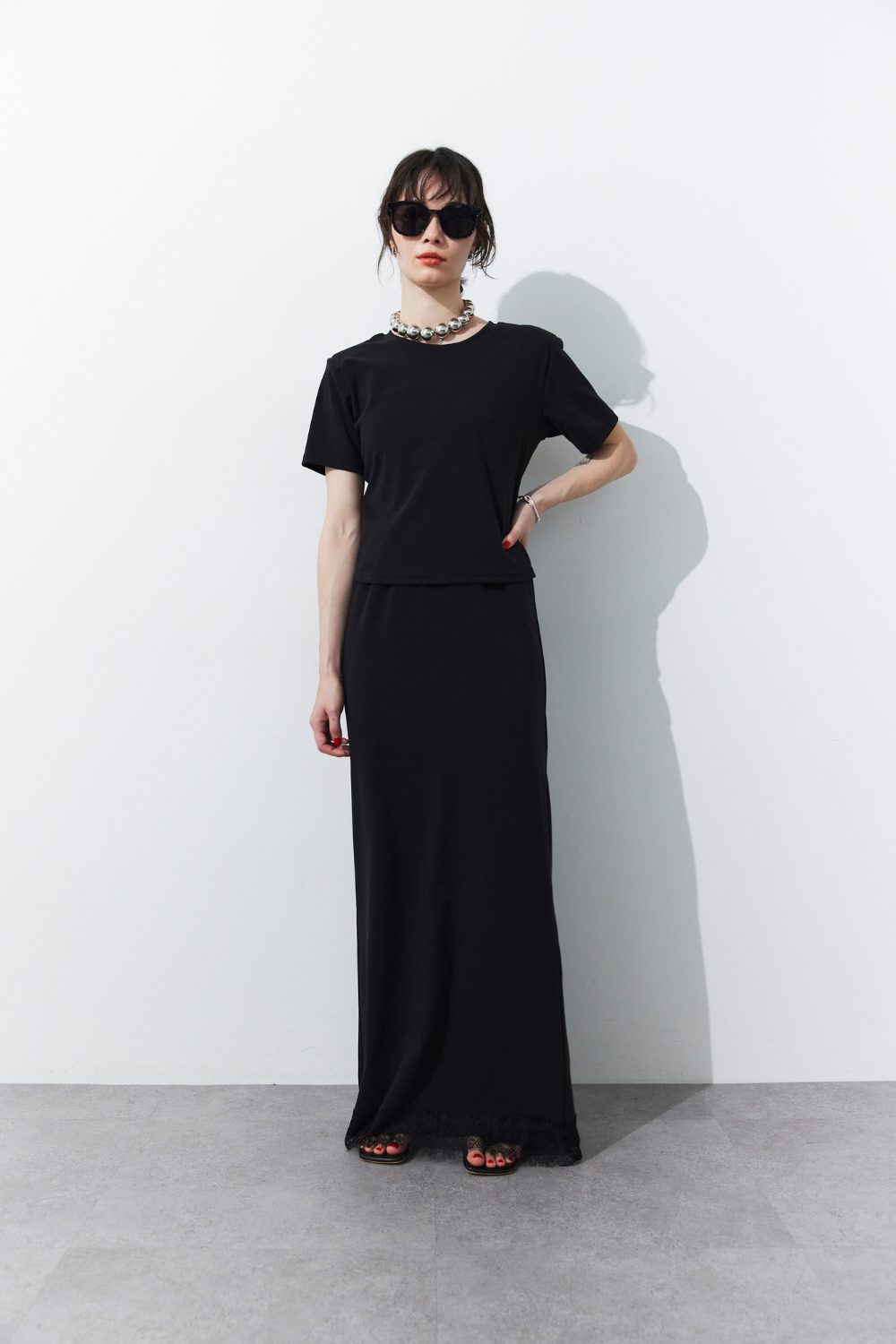 Lace hem long skirt