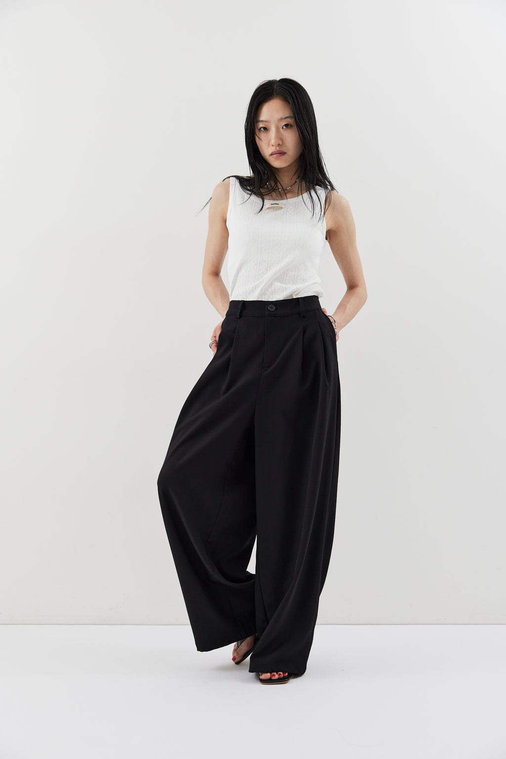 2-tuck wide pants