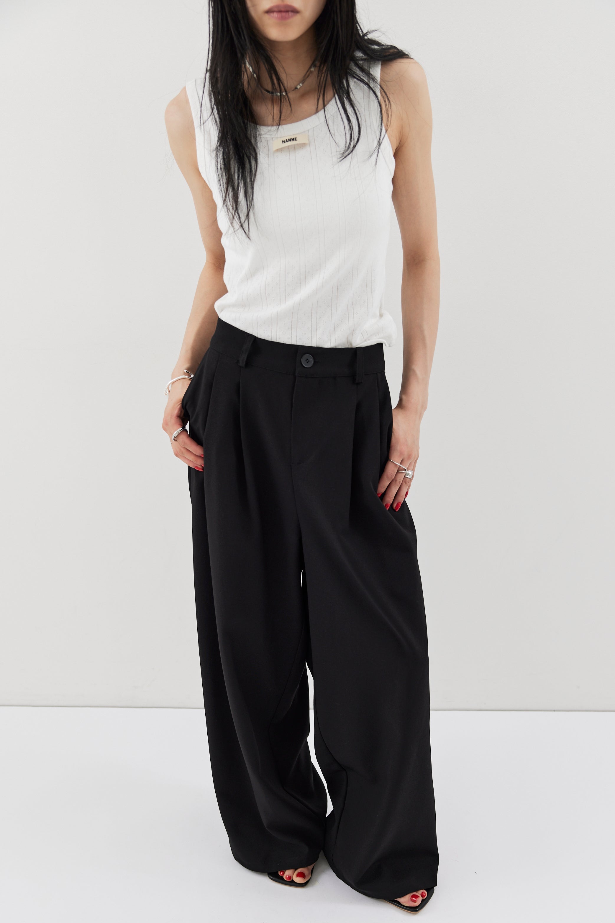 2-tuck wide pants