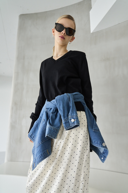 Power shoulder v-neck knit