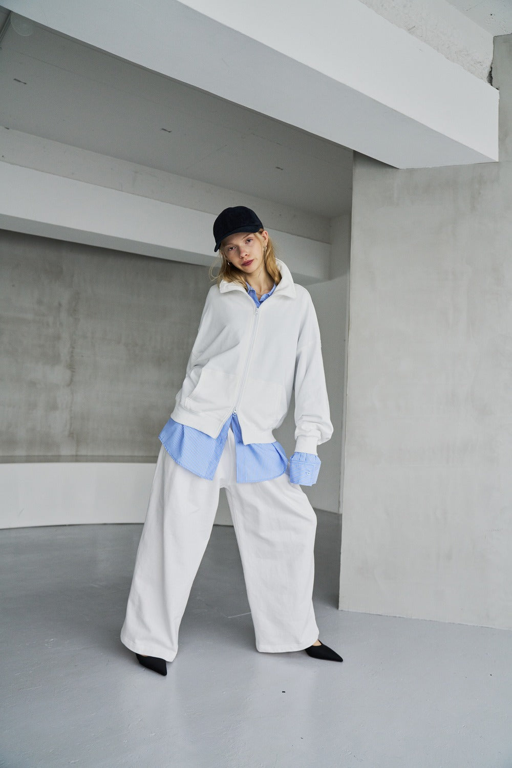 Tucked wide sweatpants