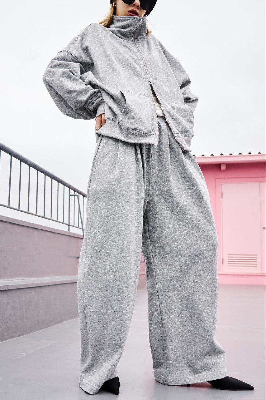 Tucked wide sweatpants